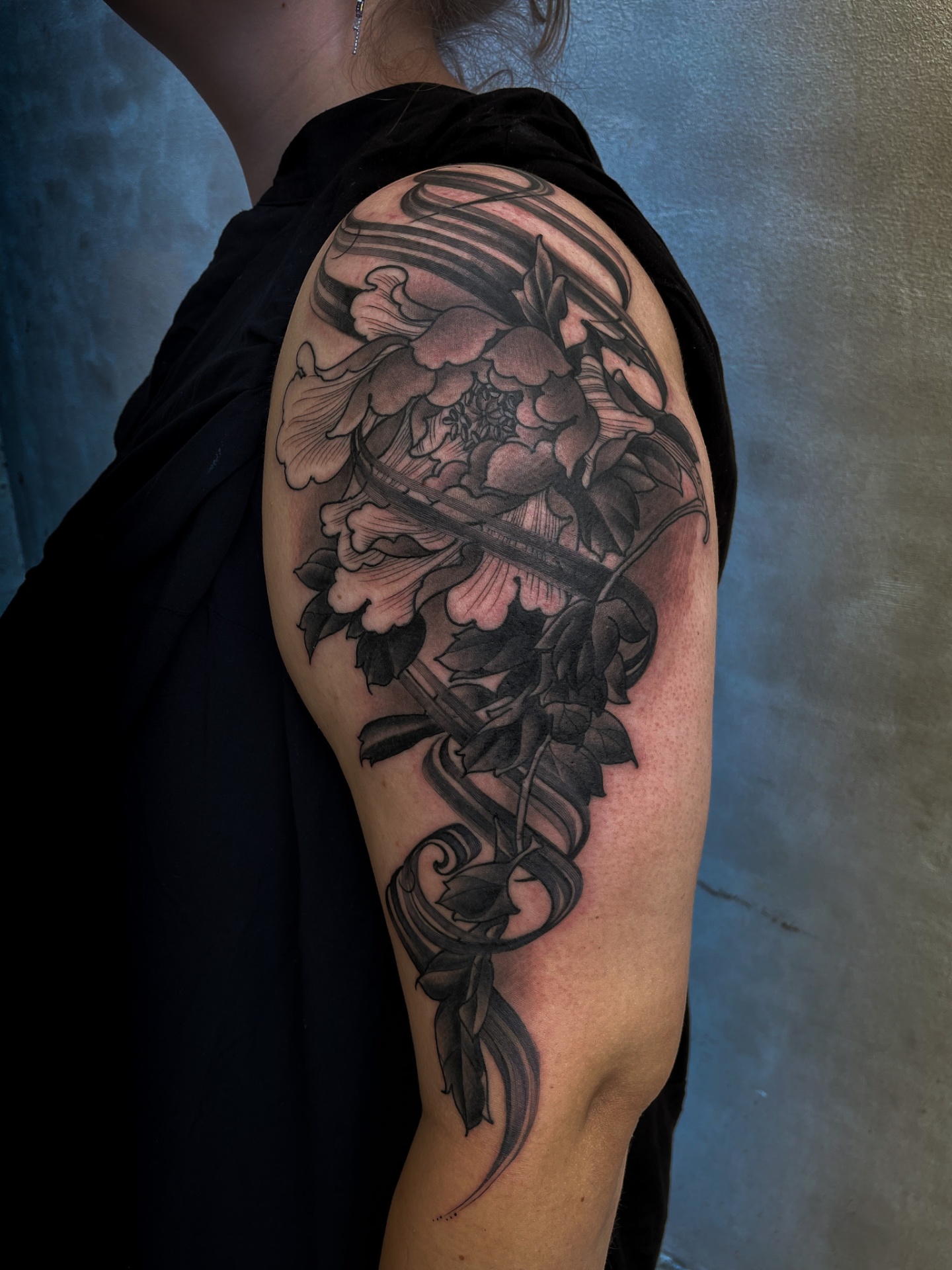 Japanese peony shoulder piece